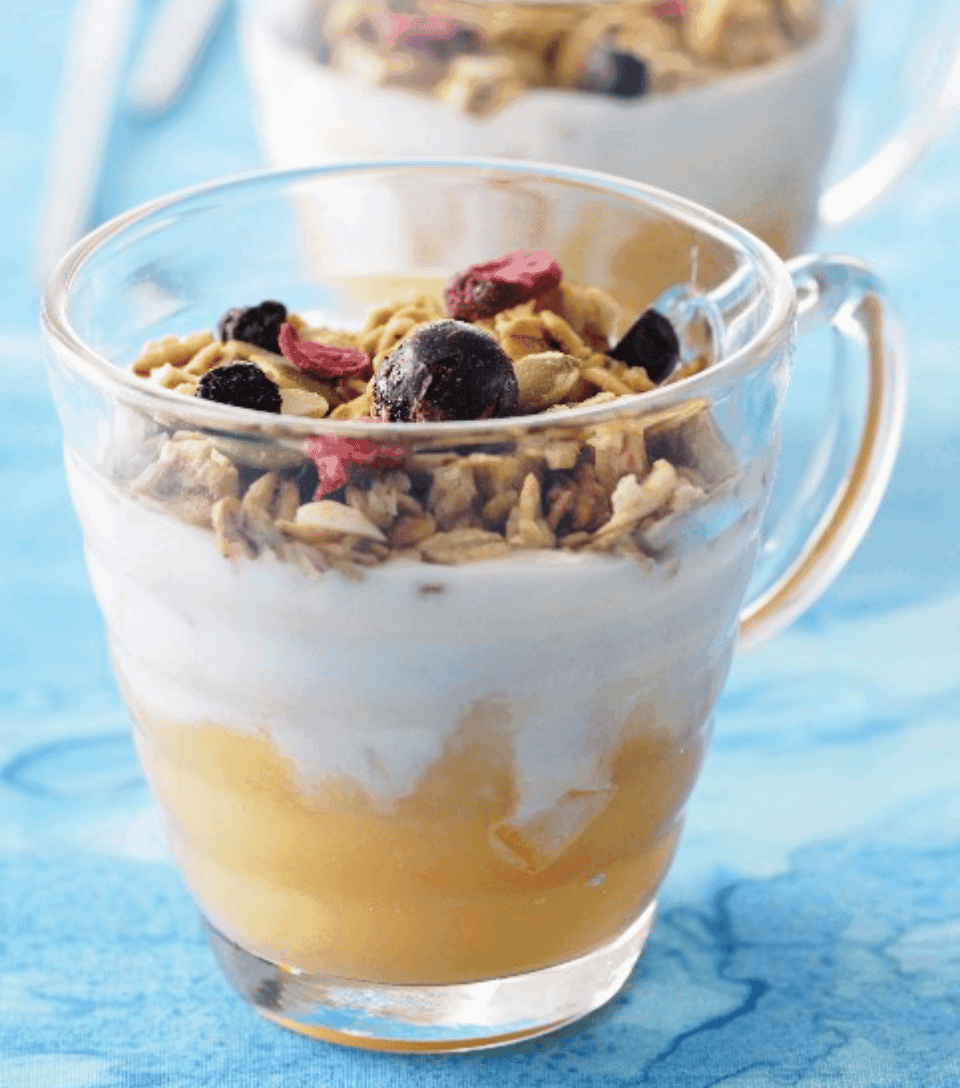 Verrines with apples and yogurt