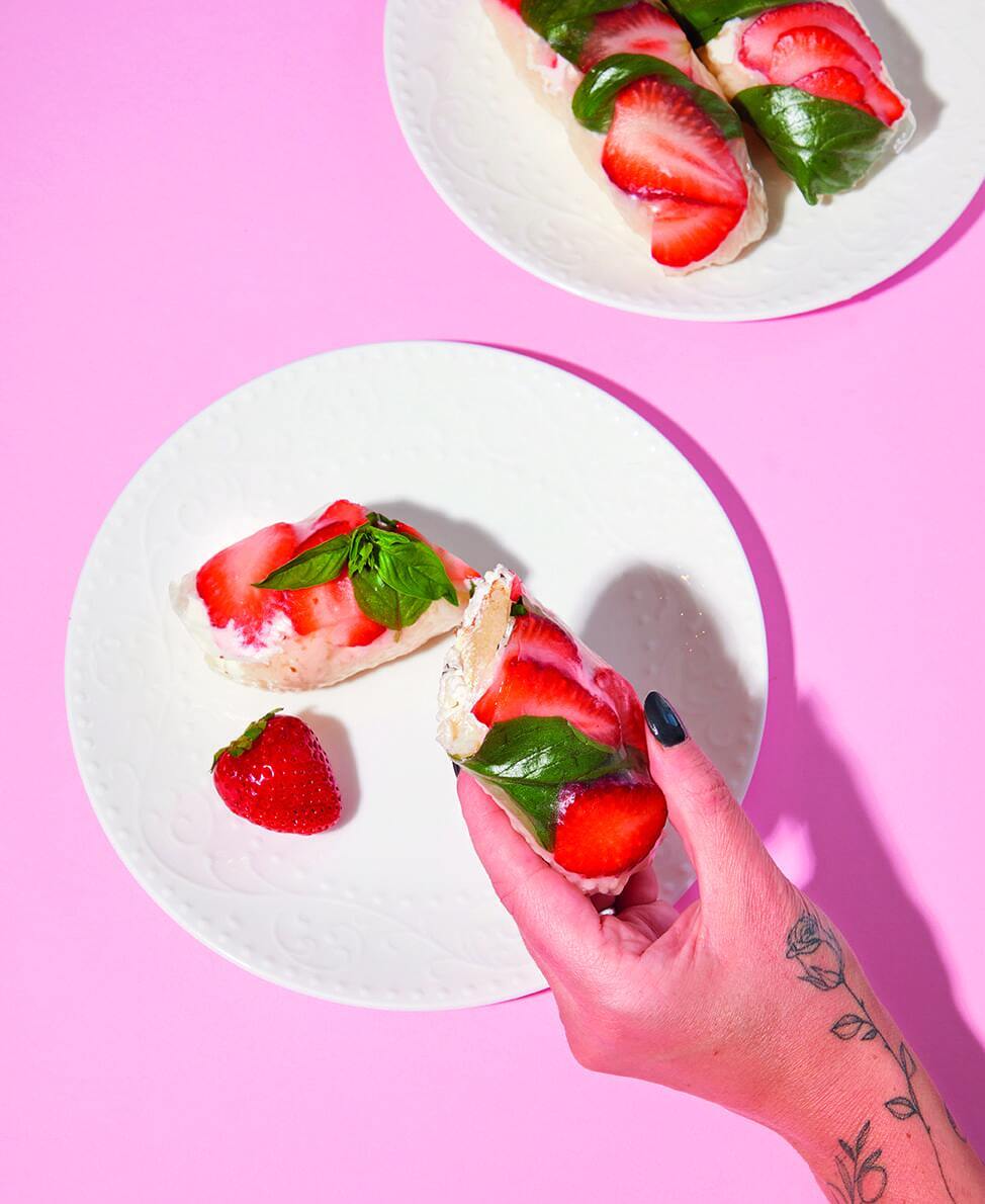 Aliments du Québec | Strawberry, Lemon, and Basil Shortcake Rolls