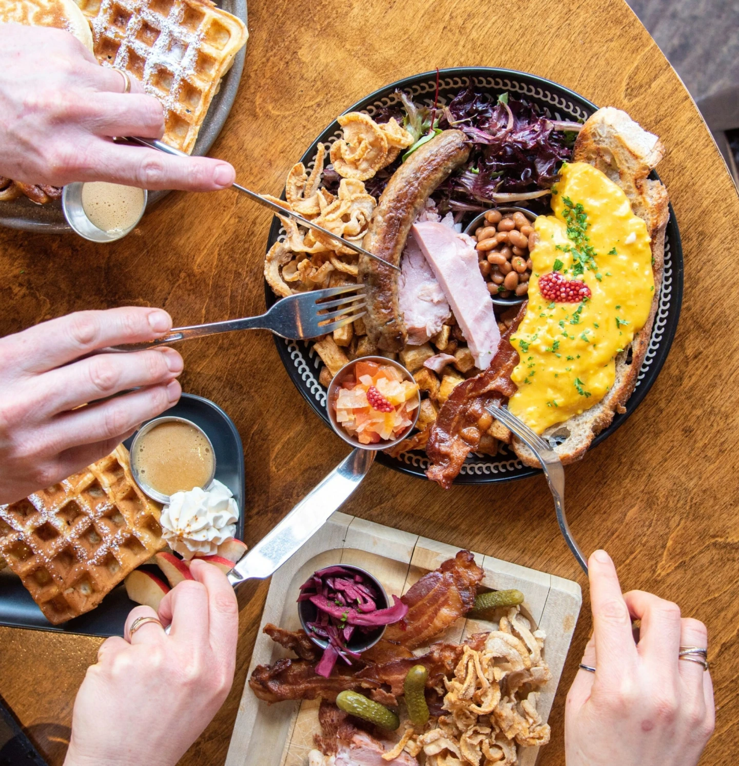 AQM Resto Mars23 03 Caribou Gourmand CAS Partage plats c scaled