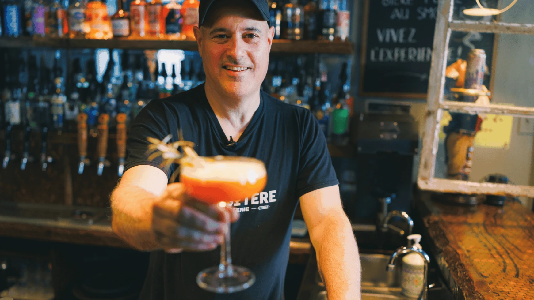 AQM Derriere Le Menu Miniature 1920x1080 Presbytere Cocktail v2