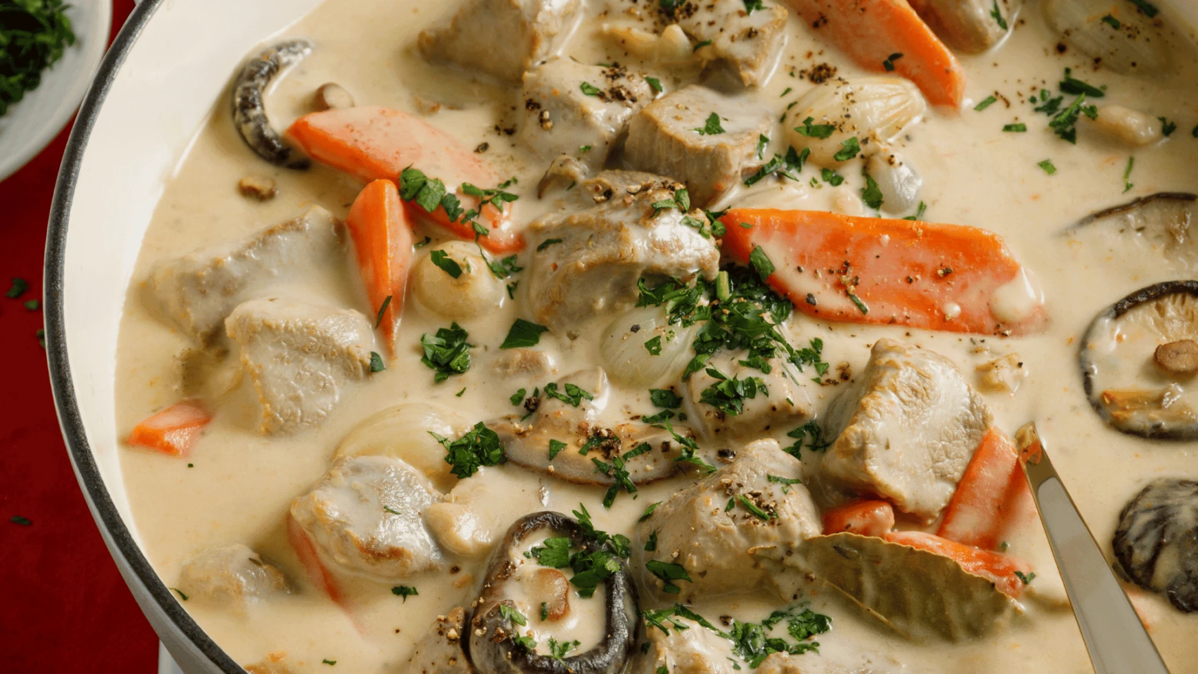 Blanquette de veau aux champignons forestiers 1920 x 1080 px 1