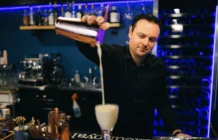 AQM Derriere Le Menu Miniature 1920x1080 1668 Cocktail