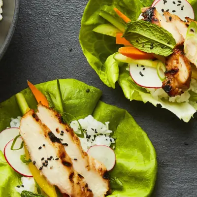 Baluchons de laitue au poulet a la coreenne 457x600 1715127068