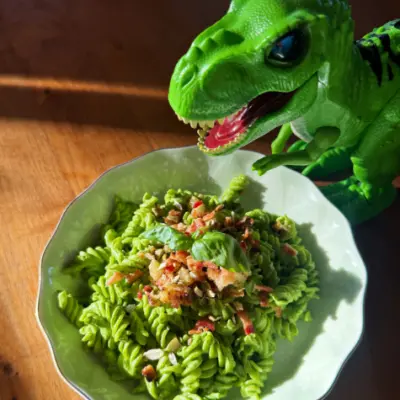 Pates de dinosaure au pesto d epinard 475x600 1756479534