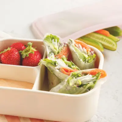 Rouleaux de printemps au saumon fume et fromage aux herbes