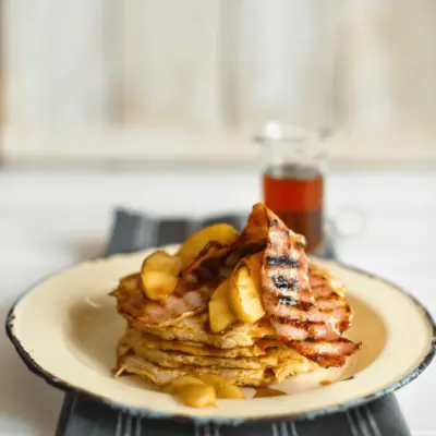 Pancake bacon pomme