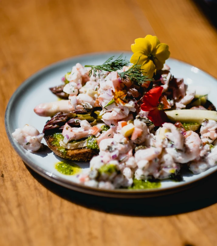 Recette tartine crevettes restaurant les fous braques 715x810 mai23